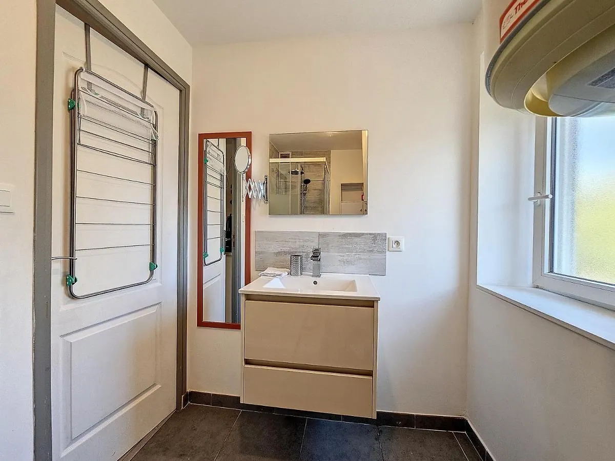 Apartment Joli Studio Le Rosa Bonheur, Proche De La Gare Yzeure