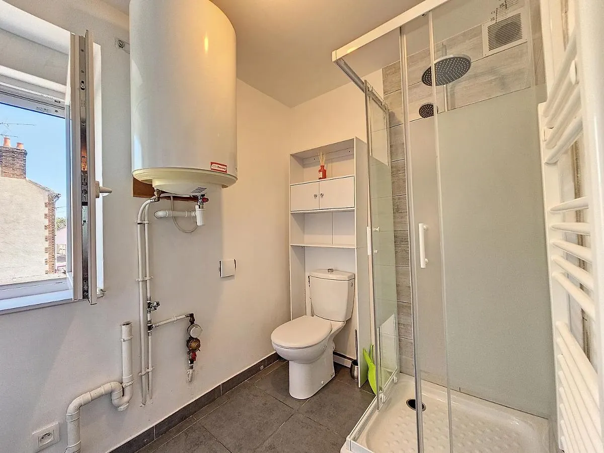 Joli Studio Le Rosa Bonheur, Proche De La Gare Yzeure 0*,  France