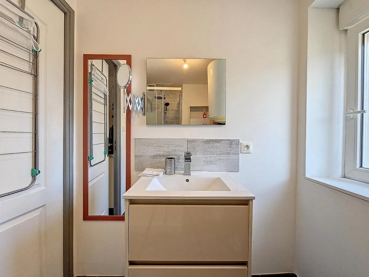 Joli Studio Le Rosa Bonheur, Proche De La Gare Yzeure Apartment